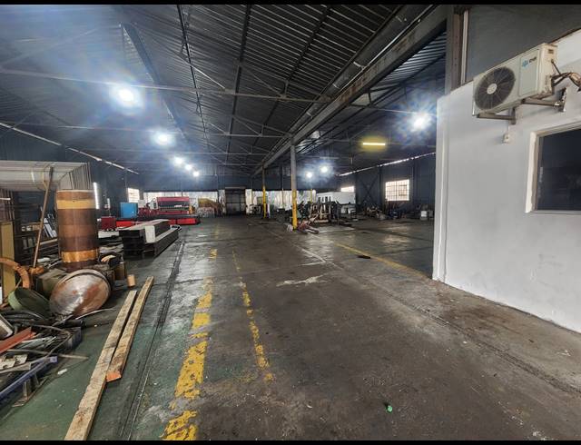 1,108M² WAREHOUSE TO LET IN WADEVILLE